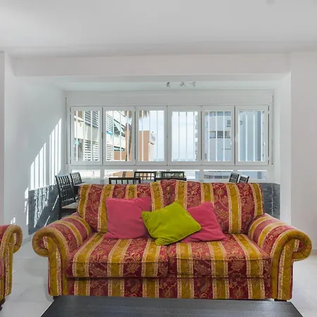 5 Junto Al Mar * Torremolinos