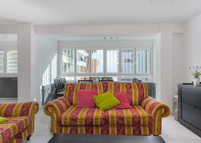 5 Junto Al Mar * Torremolinos